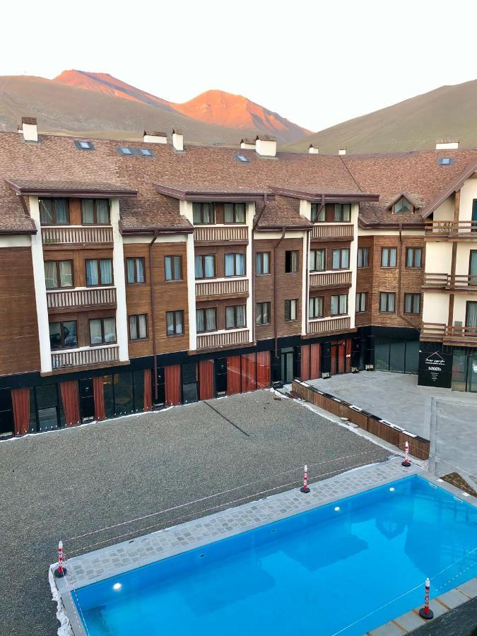 Gvc 240 New Gudauri Apartment Luaran gambar